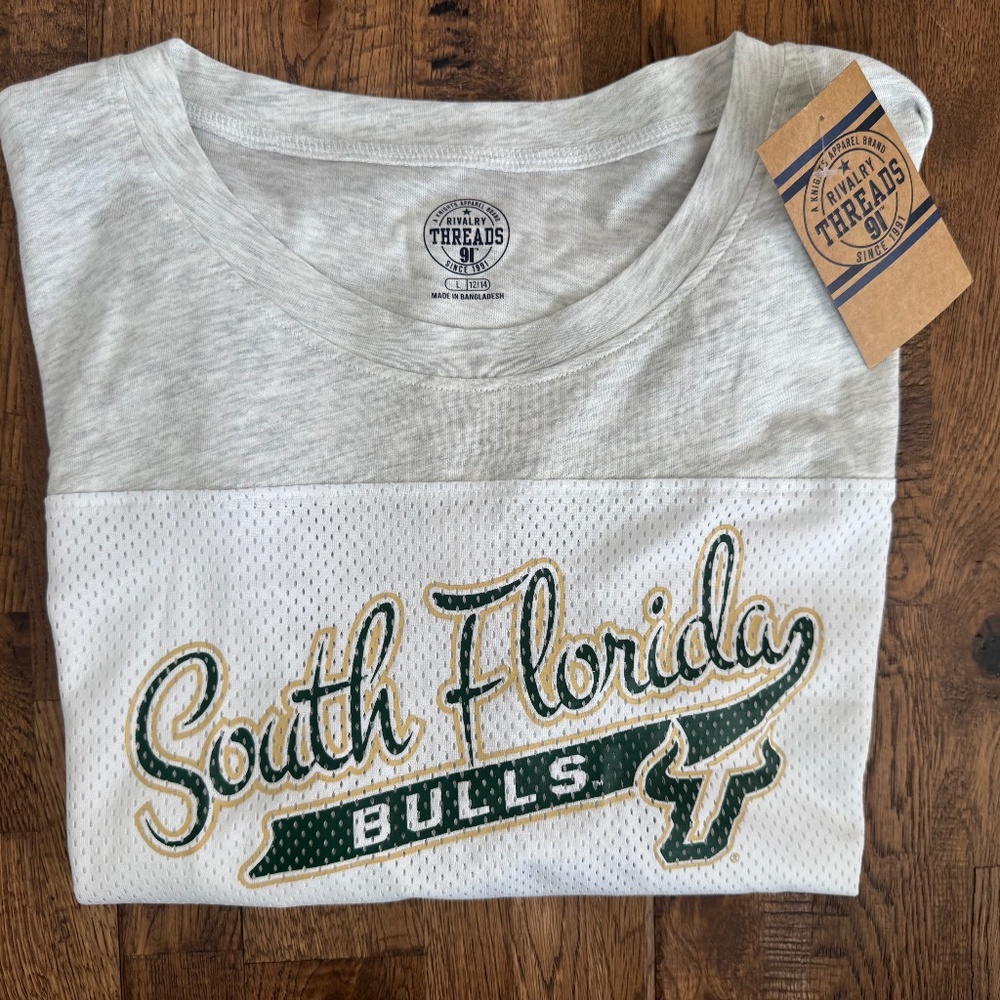 NWT Rivalry Threads 91 USF South Florida‎ Bulls Women's Size L T